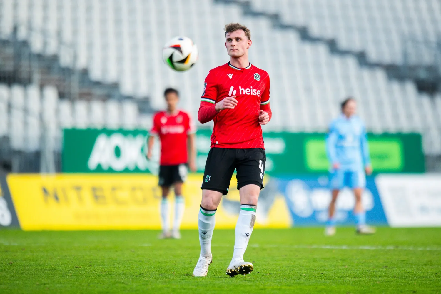 Kickers verpflichtet Felix Göttlicher