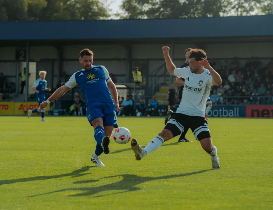 1:3 gegen Phönix Lübeck - Kickers verteilt „Gastgeschenke“