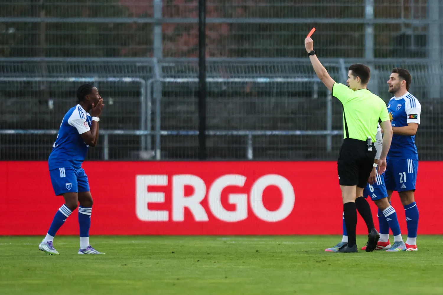 Igwe sieht früh Rot: Kickers verliert 1:3 gegen Jeddeloh