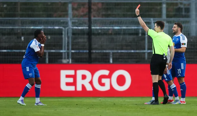 Igwe sieht früh Rot: Kickers verliert 1:3 gegen Jeddeloh