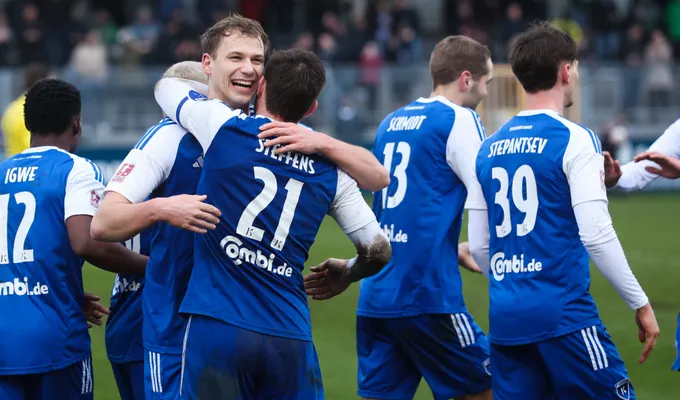 Joker Schiller trifft doppelt: Kickers feiert 4:2-Heimsieg