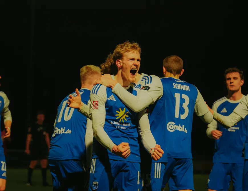 Schröder-Doppelpack beim Emder 2:1 in Schöningen