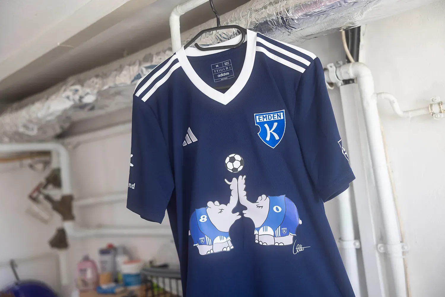 Sondertrikot fast ausverkauft! 