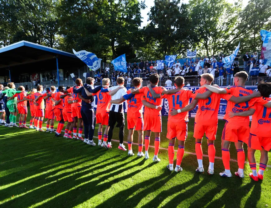 Kickers dreht Rückstand und feiert 3:2-Auswärtssieg