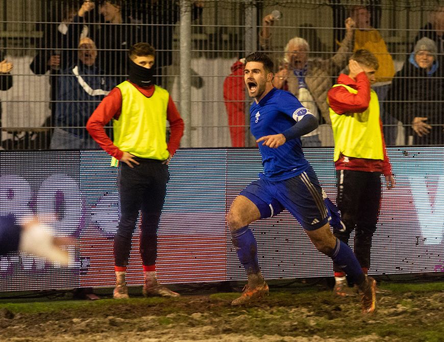 „Ein Spiel für die Geschichtsbücher“: Kickers gewinnt Topspiel 4:3