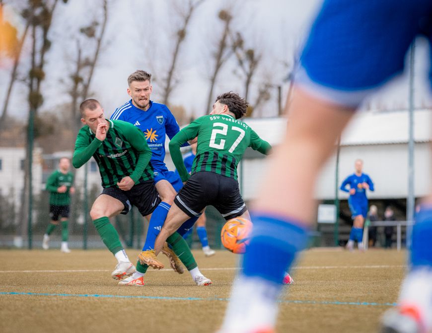 Patzer der Konkurrenz genutzt: Kickers siegt 3:1 in Vorsfelde