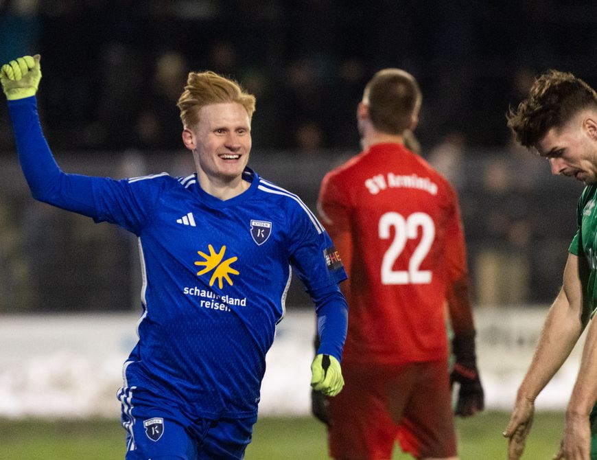 4:1 an Nikolaus: Kickers übernimmt Tabellenführung
