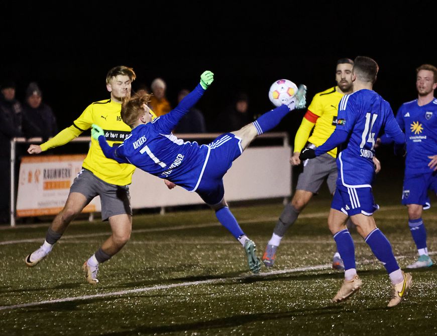 6:1 gegen Wilhelmshaven - Sorgen um Siderkiewicz