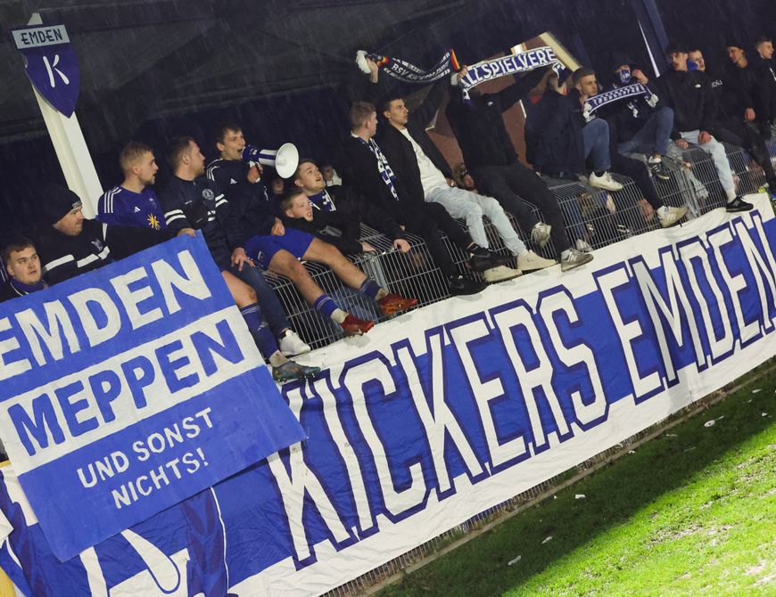 Kickers feiert 2:1-Derbysieg vor Rekordkulisse