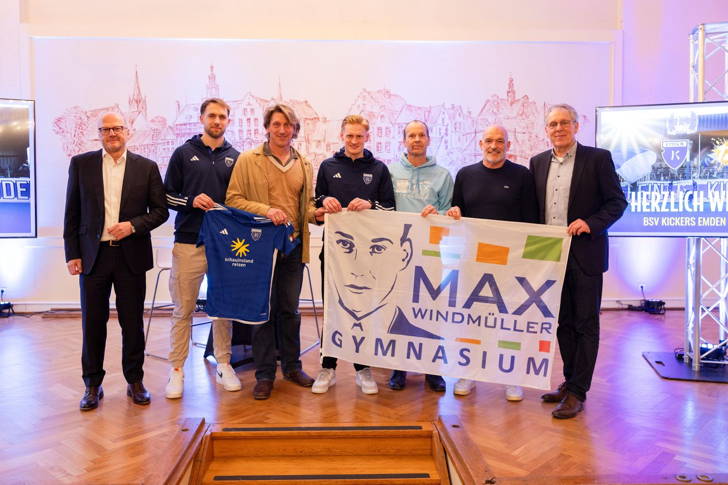 Neue Kooperation: Kickers und Max fördern Fußball-Nachwuchs