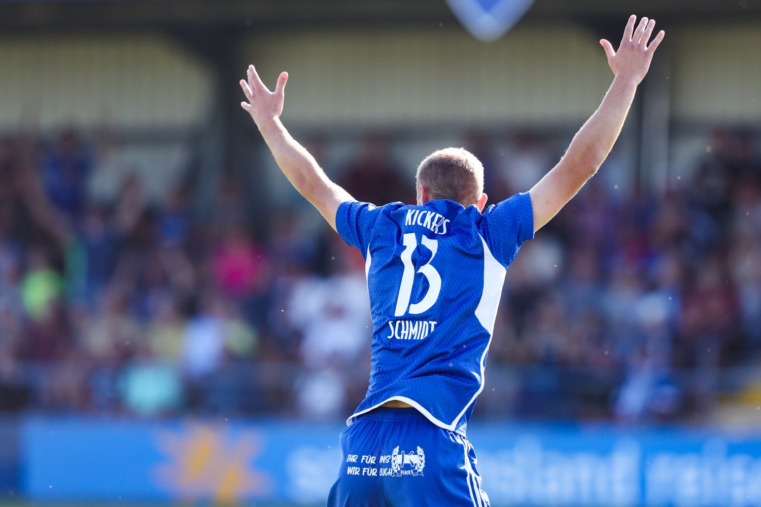 Zwei späte Jokertore: Kickers feiert Vizemeisterschaft