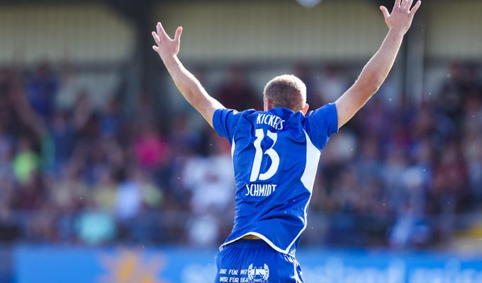 Zwei späte Jokertore: Kickers feiert Vizemeisterschaft